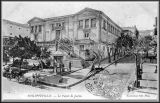 le palais de justice le marchand de beignets est à droite.jpg